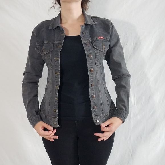 Beautiful jean jacket - Picture 8 of 9